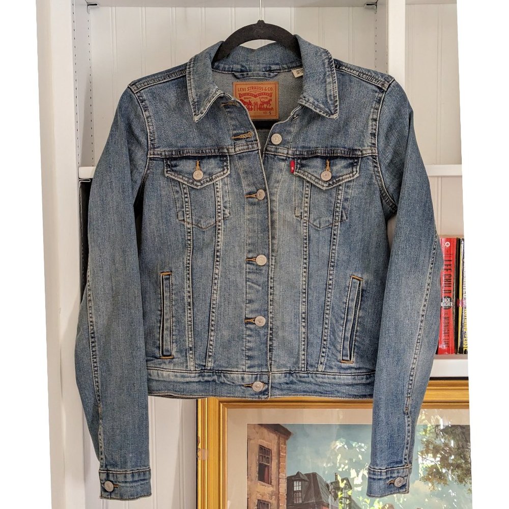 Levi's Medium Wash Denim Jacket